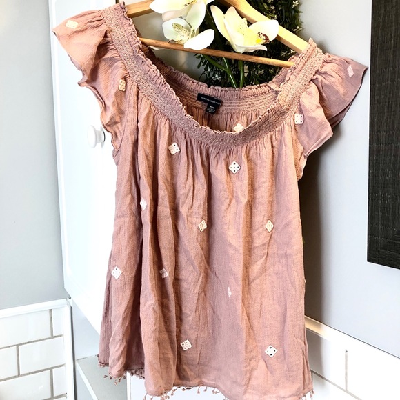 American Eagle Outfitters Tops - ☀️American eagle cute pink top!